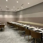 Center 4*
