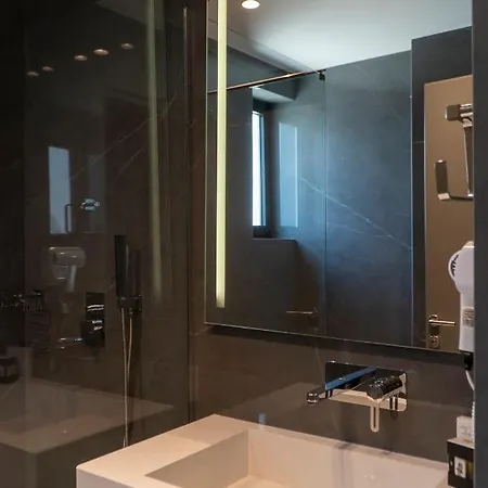 Center Hotel 4*