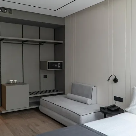 Center Hotel